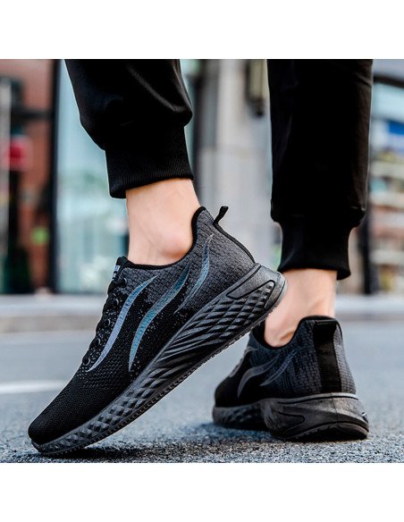 Tenis Deportivos Negros, Elegancia y Rendimiento para Correr y Entrenar